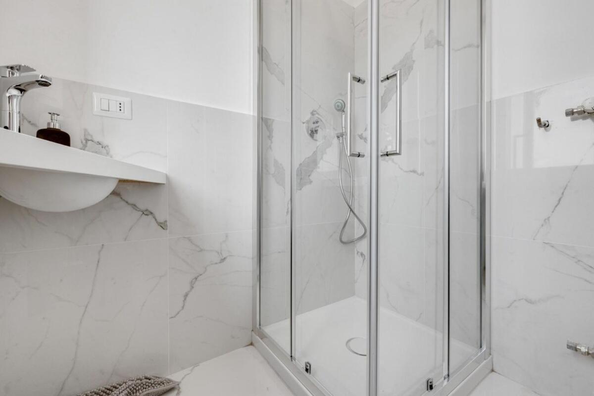 Homeby, Cozy Penthouse Apartment ミラノ エクステリア 写真