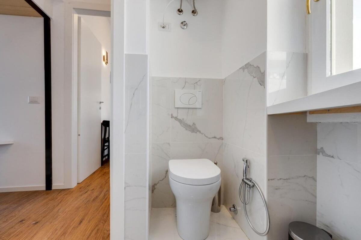 Homeby, Cozy Penthouse Apartment ミラノ エクステリア 写真